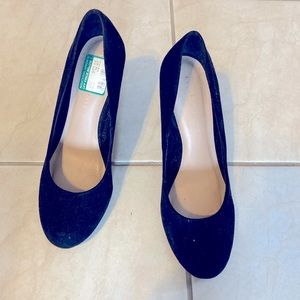 Black Pumps by Kelly & Katie